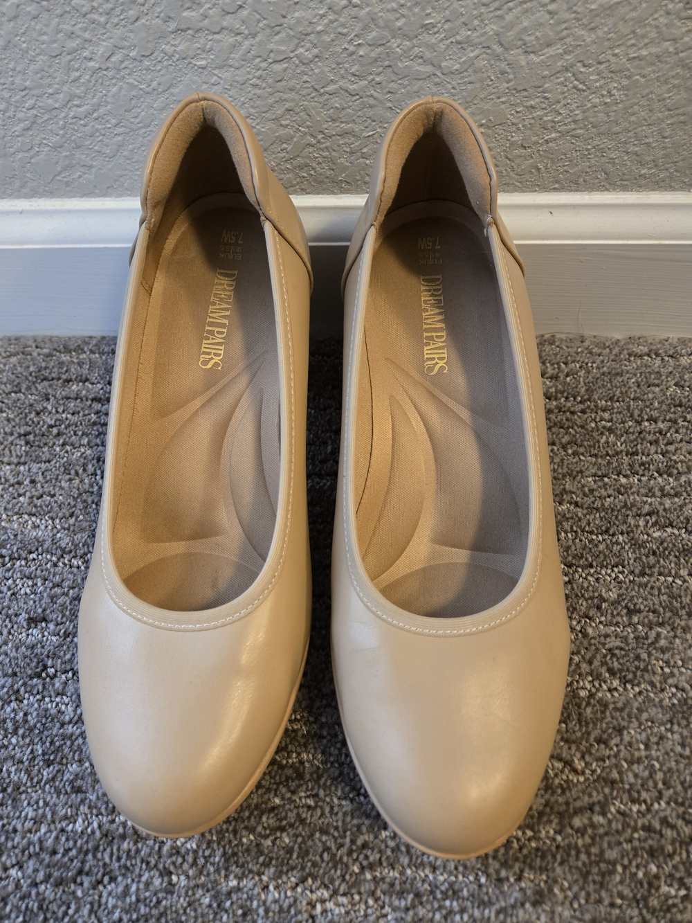 Dream Pairs Women’s Beige Round-Toe Ballet Flats Wide Width